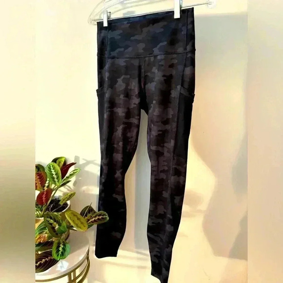 Fabletics Pants - *NWOT* FABLETICS ankle  pant